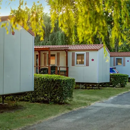 Camping Balatontourist Fuered & 2*