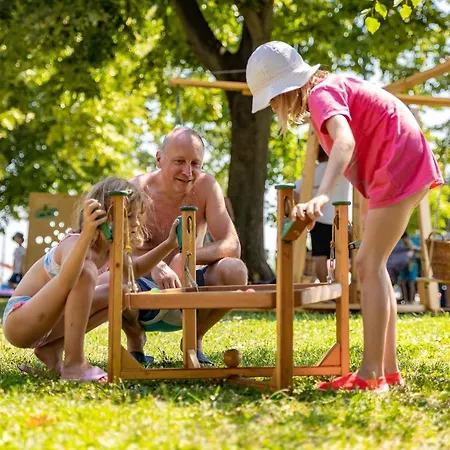 Kemping Balatontourist Fuered & 2*