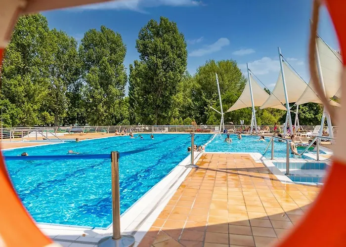 Kemping Balatontourist Fuered & 2*