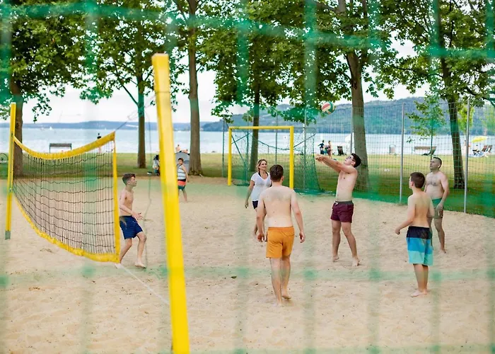Balatontourist Fuered & 营地 巴拉顿菲赖德