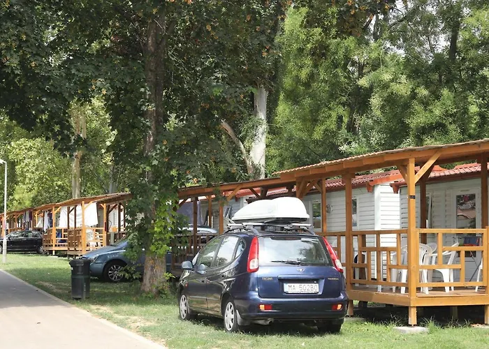 Kemping Balatontourist Fuered &